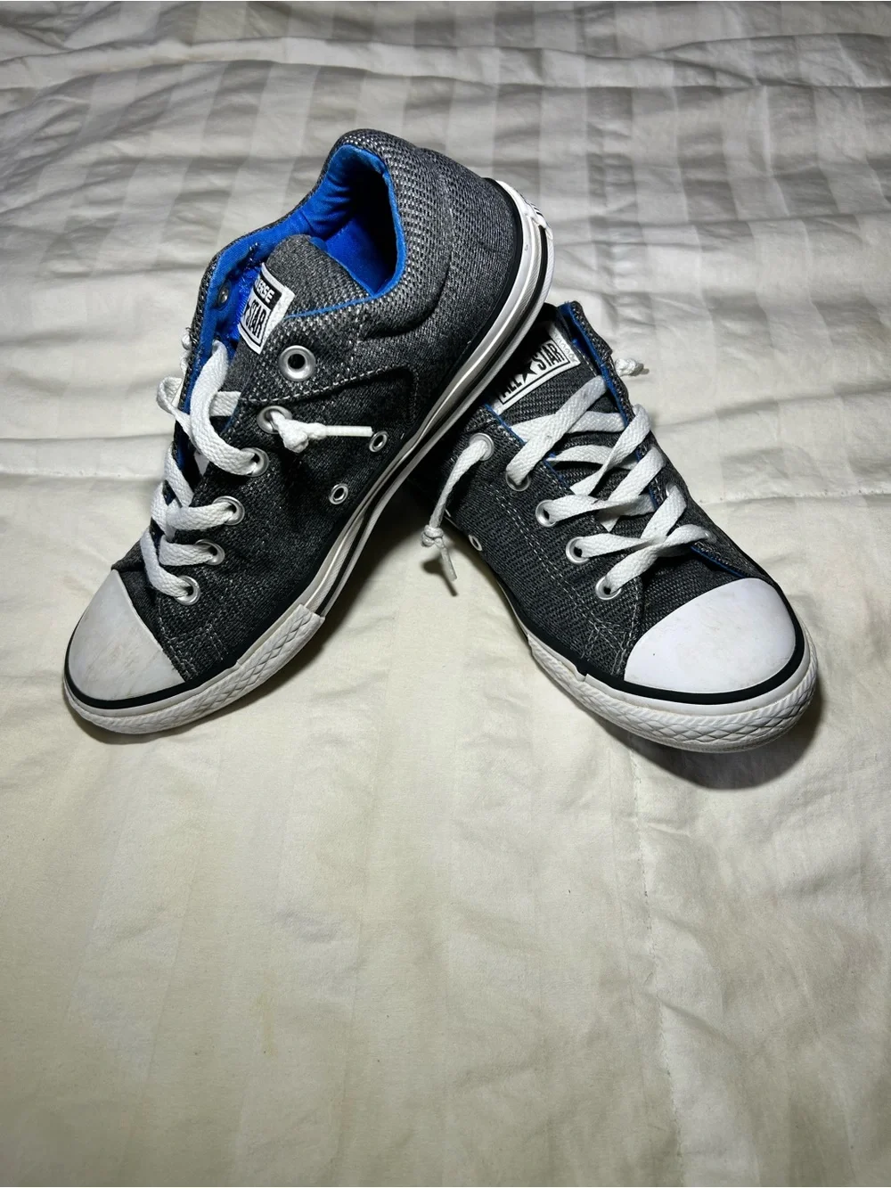 Converse Kids Low Top Sneakers in Charcoal with Blue Lining